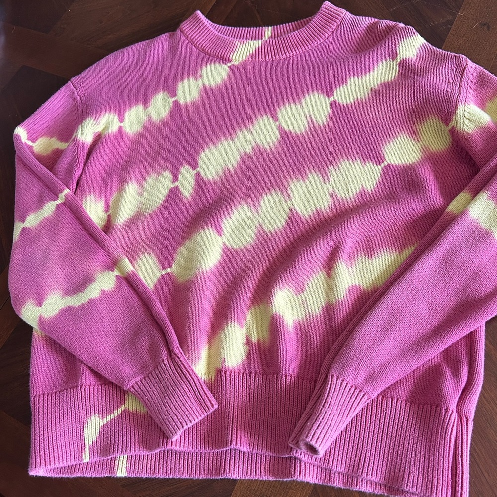 Urban outfitters sweater size tie-dye look
